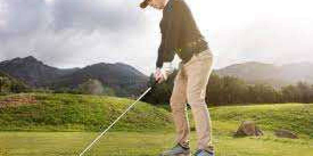 Golfing Tips for Beginners: Getting Started on the Right Foot