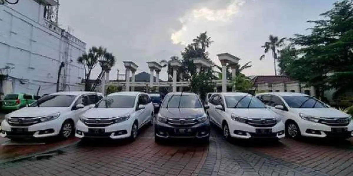Solusi Transportasi Terbaik: Rental Mobil di Surabaya